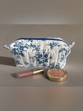 🌿 Handmade Quilted Cosmetic / Toiletry Bag 🌿